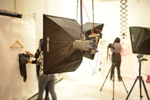 fotografiar prendas de vestir fotografía publicitaria fotografía de estudio
