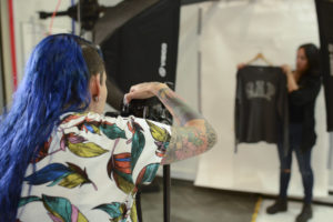 fotografiar prendas de vestir fotografía publicitaria fotografía de estudio